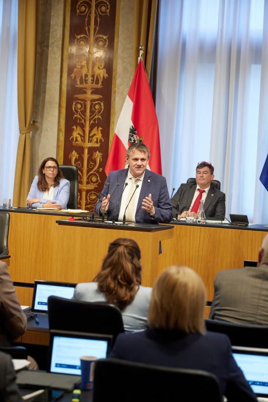 Am Redner:innenpult: Bundesrat Christoph Thoma (ÖVP)