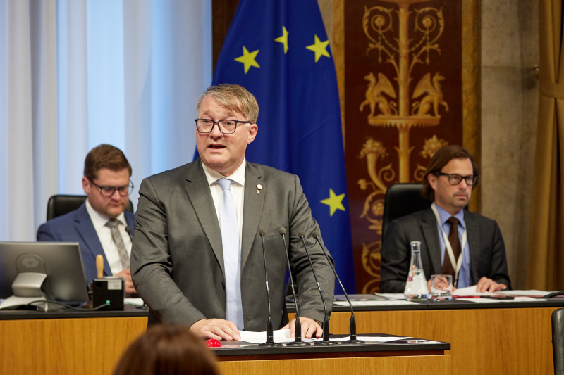 Am Redner:innenpult: Bundesrat Markus Steinmaurer (FPÖ)