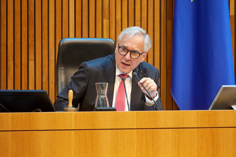 Nationalratspräsident Walter Rosenkranz (FPÖ) am Präsidium