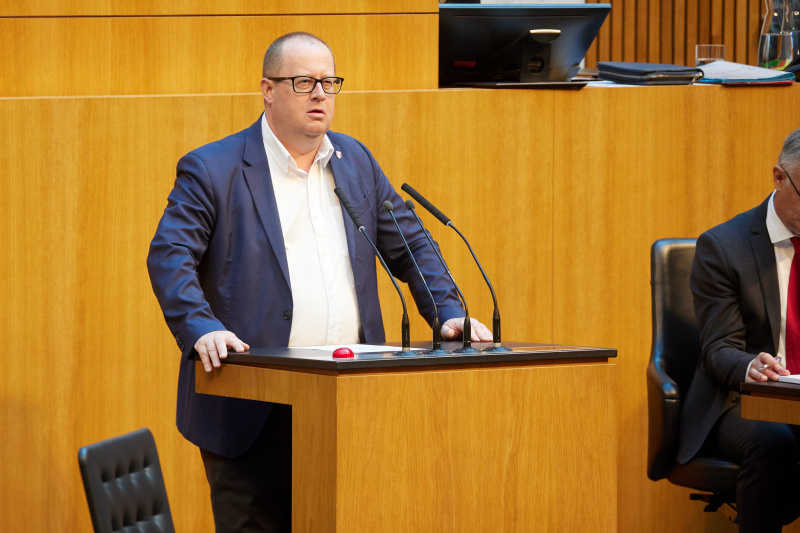 Am Redner:innenpult: Nationalratsabgeordneter Huber Fuchs (FPÖ)