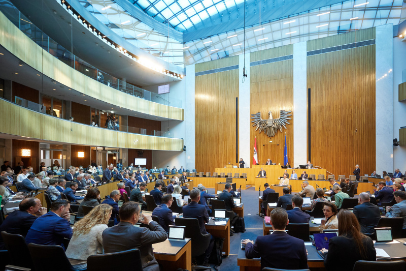 Am Redner:innenpult: Klubobmann Herbert Kickl (FPÖ)