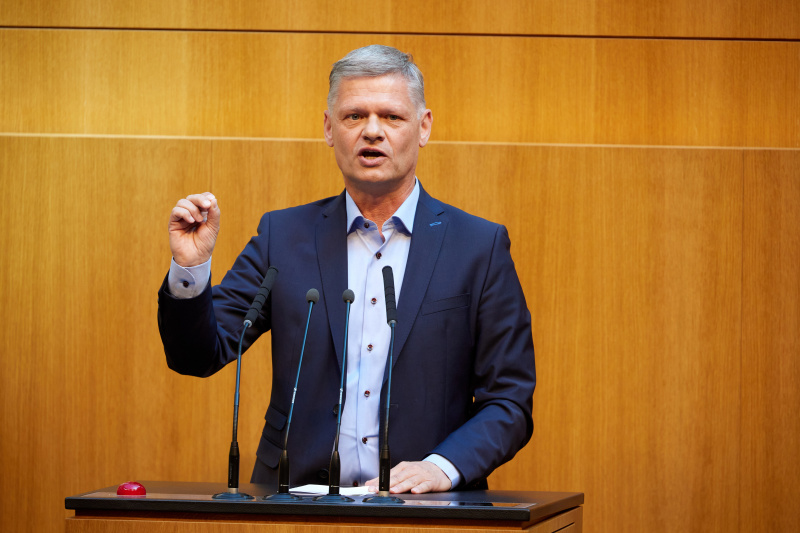 Am Redner:innenpult: Nationalratsabgeordneter Andreas Hanger (ÖVP)