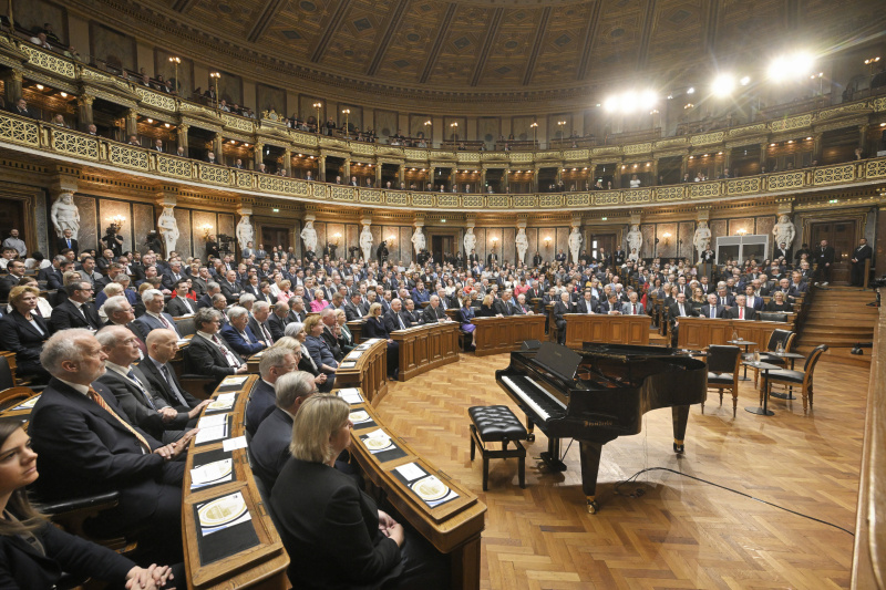Blick Richtung Veranstaltungsteilnehmer:innen