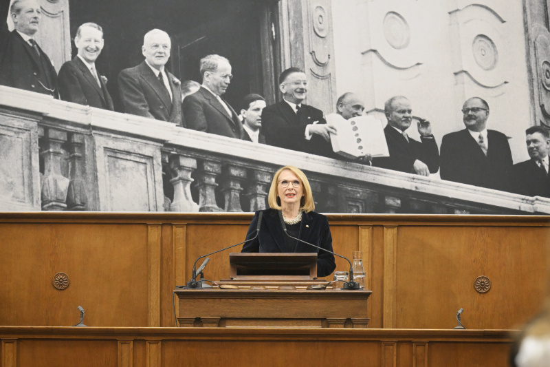 Eröffnungsworte. Dritte Nationalratspräsidentin Doris Bures (SPÖ)