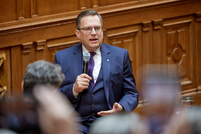 Moderiertes Gespräch. Klubobmann August Wöginger (ÖVP)