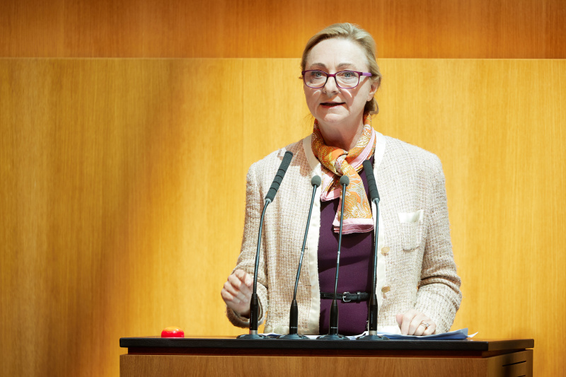 Am Redner:innenpult: Nationalratsabgeordnete Barbara Kolm (FPÖ)
