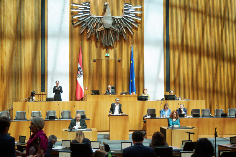 Am Redner:innenpult: Nationalratsabgeordneter Süleyman Zorba (GRÜNE)