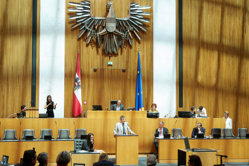 Am Redner:innenpult: Nationalratsabgeordneter Wolfgang Moitzi (SPÖ)