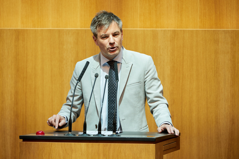 Am Redner:innenpult: Nationalratsabgeordneter Wolfgang Moitzi (SPÖ)