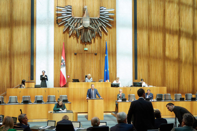 Am Redner:innenpult: Nationalratsabgeordneter Manfred Hofinger (ÖVP)