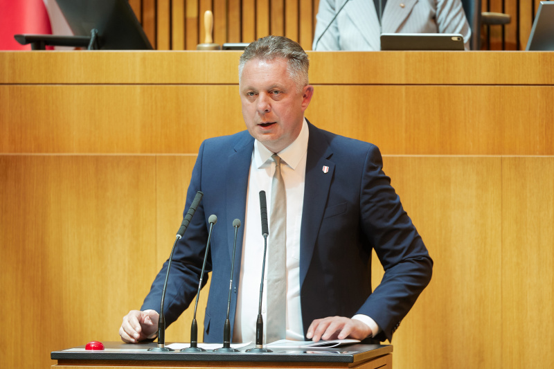 Am Redner:innenpult: Nationalratsabgeordneter Alexander Petschnig (FPÖ)