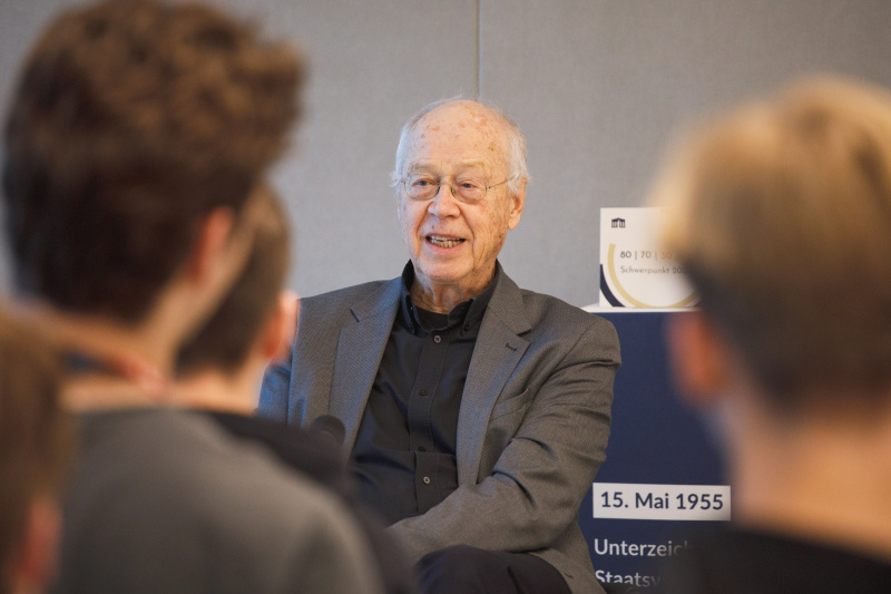 Zeitzeuge Peter Marboe im Gespräch mit Schüler:innen