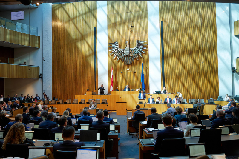 Regierungsbank. Stellungnahme Staatssekretär Alexander Pröll (ÖVP)