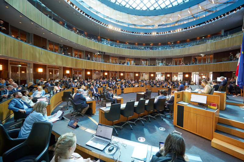 Regierungsbank. Stellungnahme Staatssekretär Alexander Pröll (ÖVP)