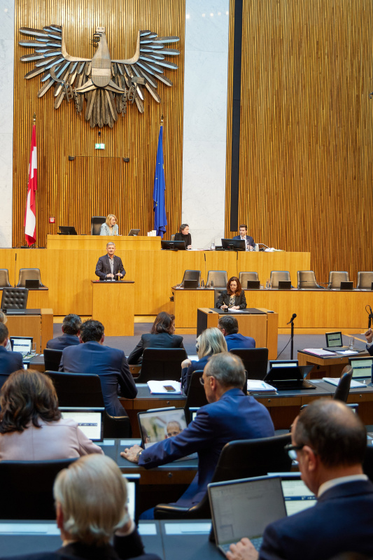 Am Redner:innenpult: Nationalratsabgeordneter Andreas Hanger (ÖVP)