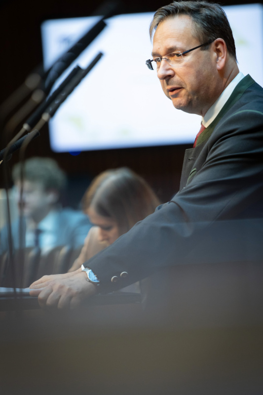 Am Redner:innenpult Nationalratsabgeordneter Hermann Brückl (FPÖ)