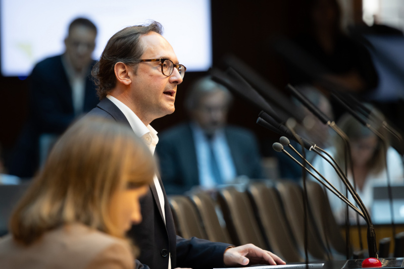 Am Redner:innenpult Nationalratsabgeordneter Andreas Minnich (ÖVP)