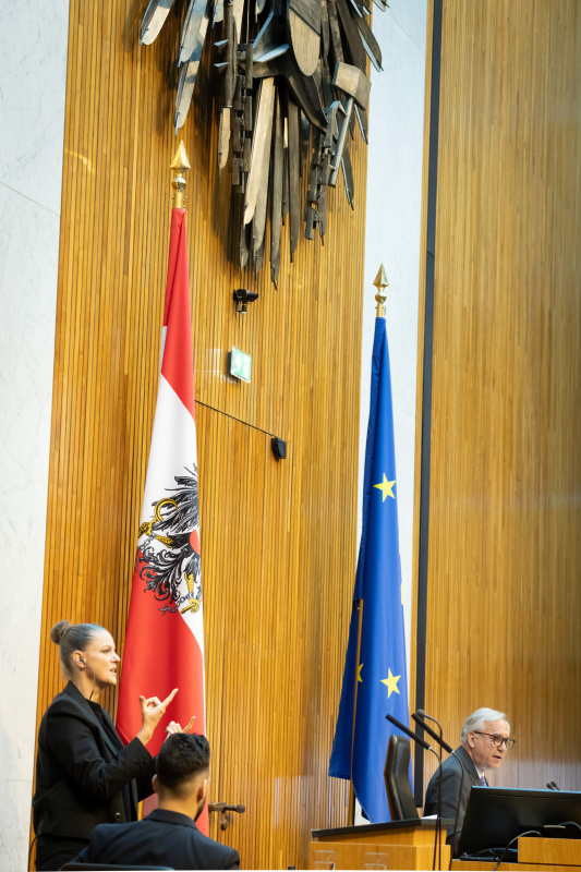 Nationalratspräsident Walter Rosenkranz (FPÖ) am Präsidium