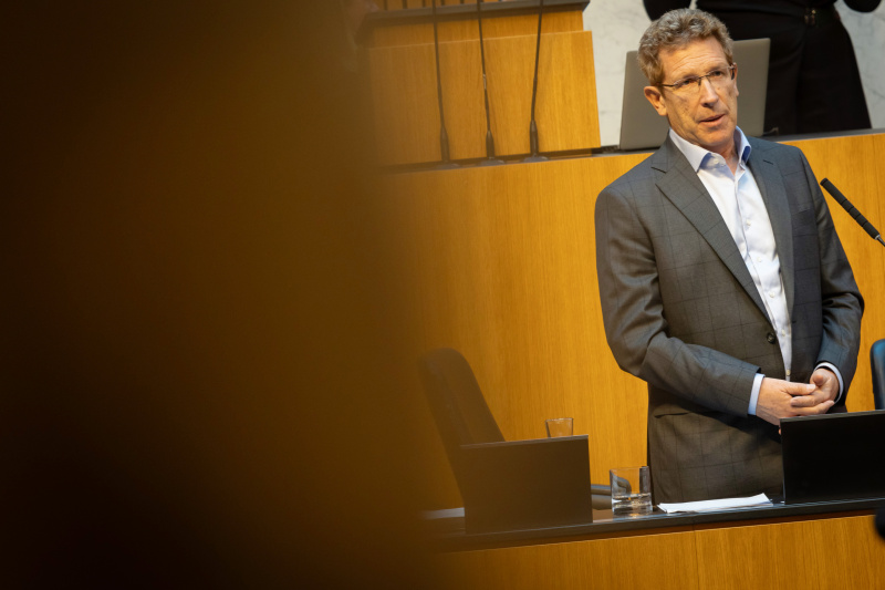 Auf der Regierungsbank Volksanwalt Bernhard Achitz