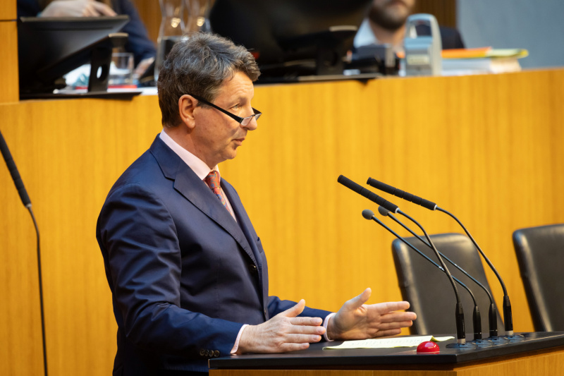 Am Redner:innenpult Nationalratsabgeordneter Nemeth Norbert (FPÖ)