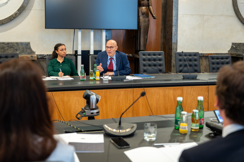 Beantwortung der Fragen durch UN-Hochkommissar für Menschenrechte Volker Türk