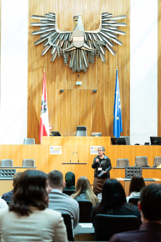 Moderatorin. Klubfindung