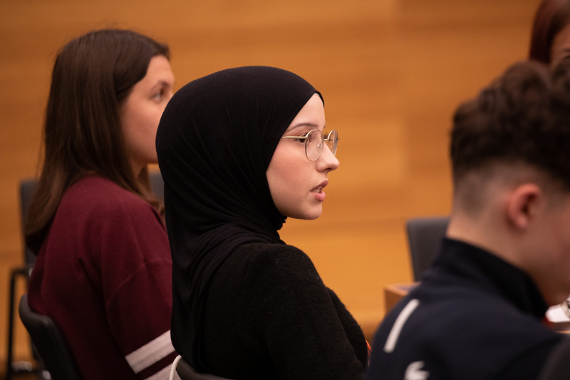 Klubsitzung. Lehrlinge im Gespräch