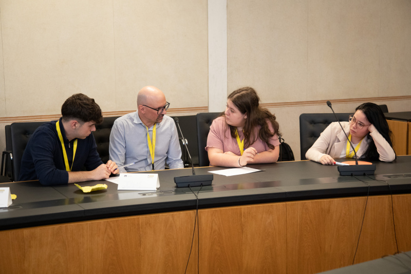 Klubsitzung. Lehrlinge im Gespräch