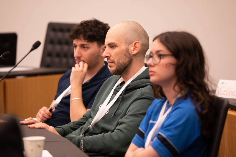 Klubsitzung. Lehrlinge im Gespräch