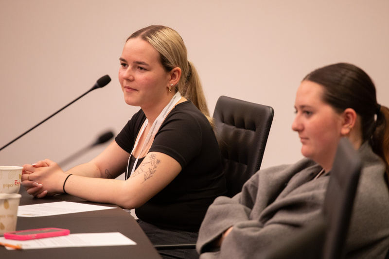 Klubsitzung. Lehrlinge im Gespräch