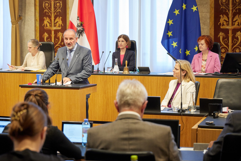Am Redner:innenpult: Bundesrat Peter Samt (FPÖ)