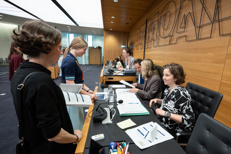 Ausschuss mit Veranstaltungteilnehmer:innen