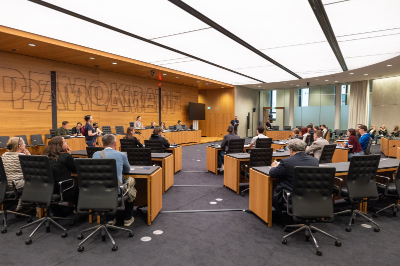 Ausschuss mit Veranstaltungteilnehmer:innen