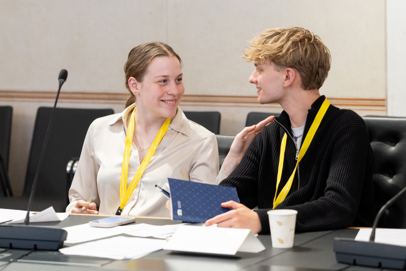 Klubsitzung mit Veranstaltungteilnehmer:innen