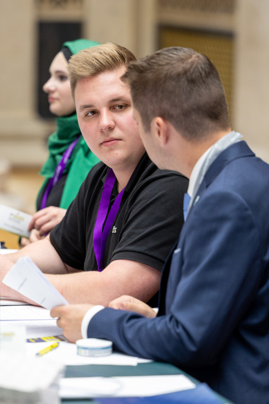 Klubsitzung mit Veranstaltungteilnehmer:innen