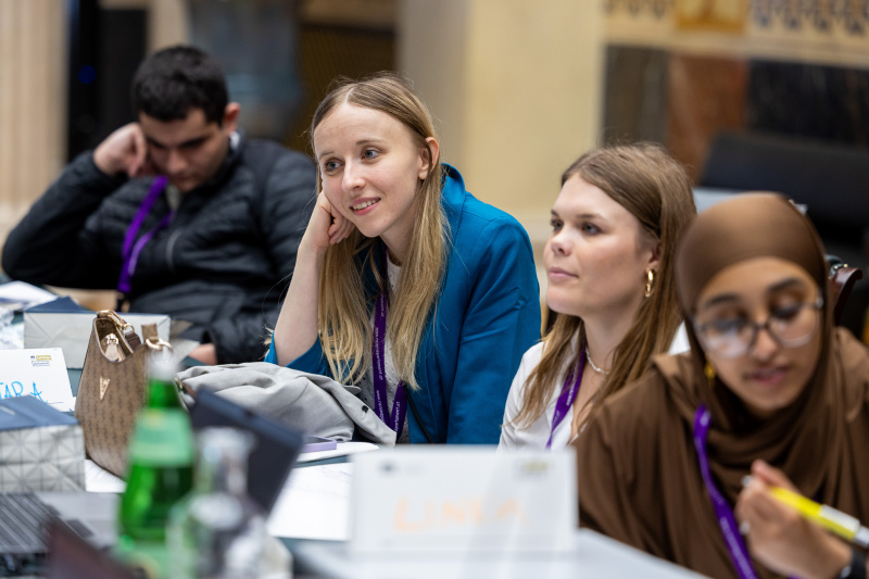 Klubsitzung mit Veranstaltungteilnehmer:innen