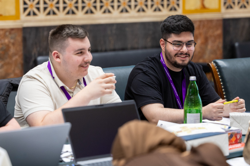 Klubsitzung mit Veranstaltungteilnehmer:innen