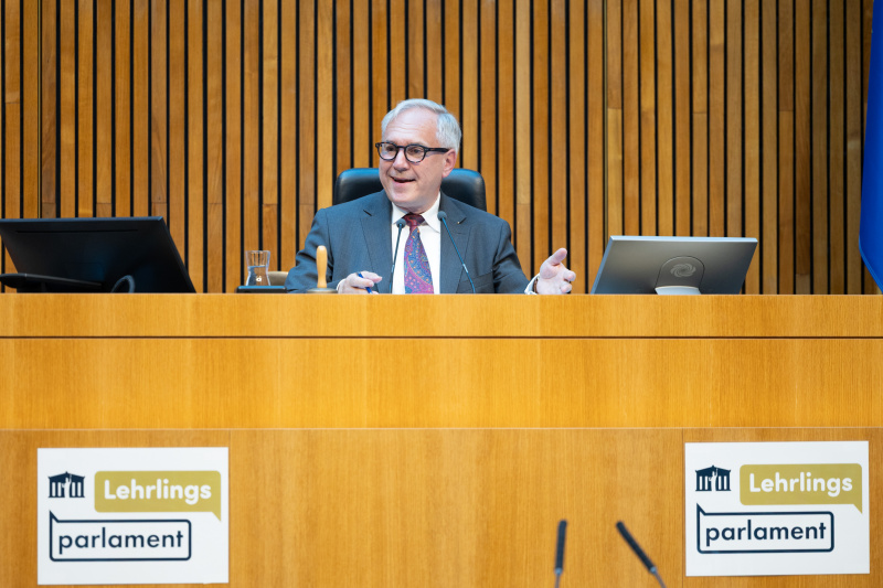 Nationalratspräsident Walter Rosenkranz (FPÖ) am Präsidium