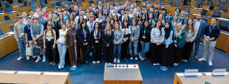 Gruppenfoto mit den Veranstaltungsteilnehmer:innen