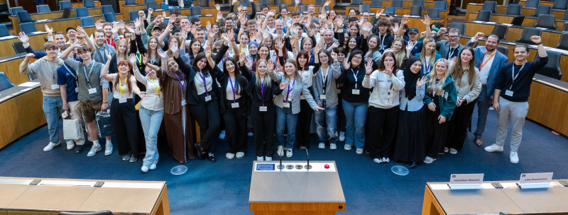 Gruppenfoto mit den Veranstaltungsteilnehmer:innen