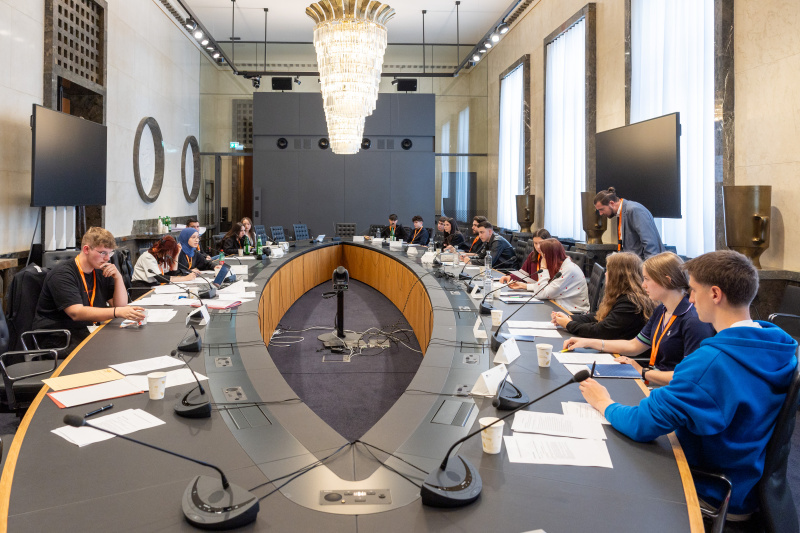 Klubsitzung mit Veranstaltungteilnehmer:innen