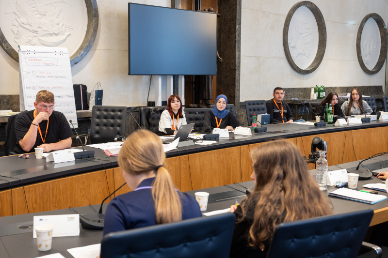 Klubsitzung mit Veranstaltungteilnehmer:innen