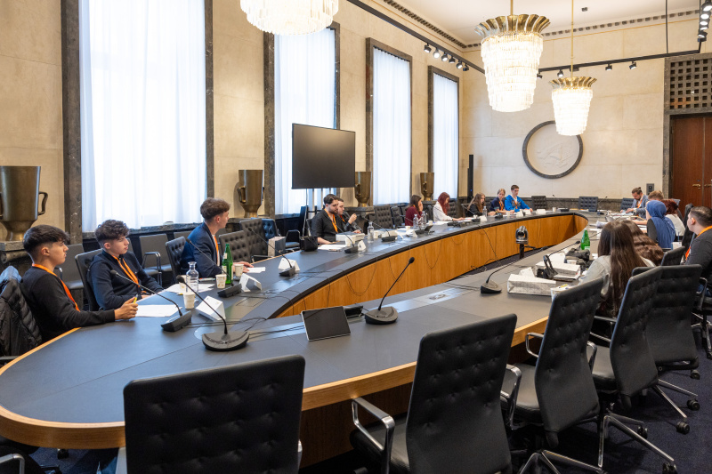 Klubsitzung mit Veranstaltungteilnehmer:innen