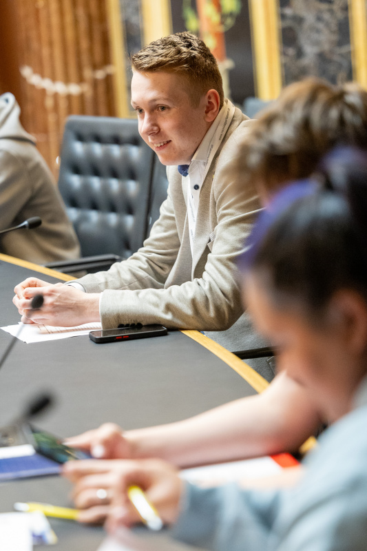 Klubsitzung mit Veranstaltungteilnehmer:innen