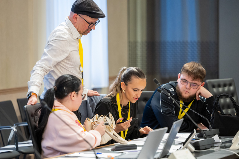 Klubsitzung mit Veranstaltungteilnehmer:innen