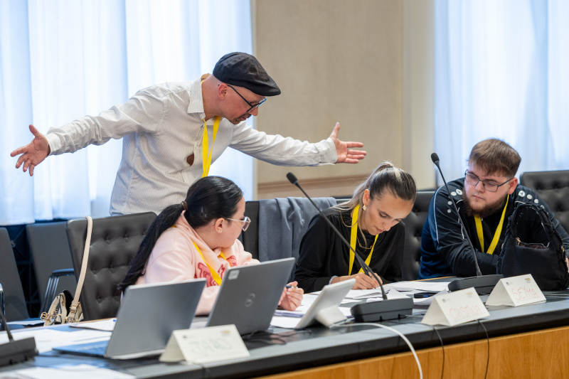 Klubsitzung mit Veranstaltungteilnehmer:innen