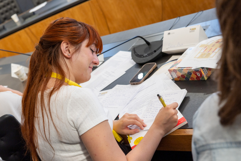 Klubsitzung mit Veranstaltungteilnehmer:innen