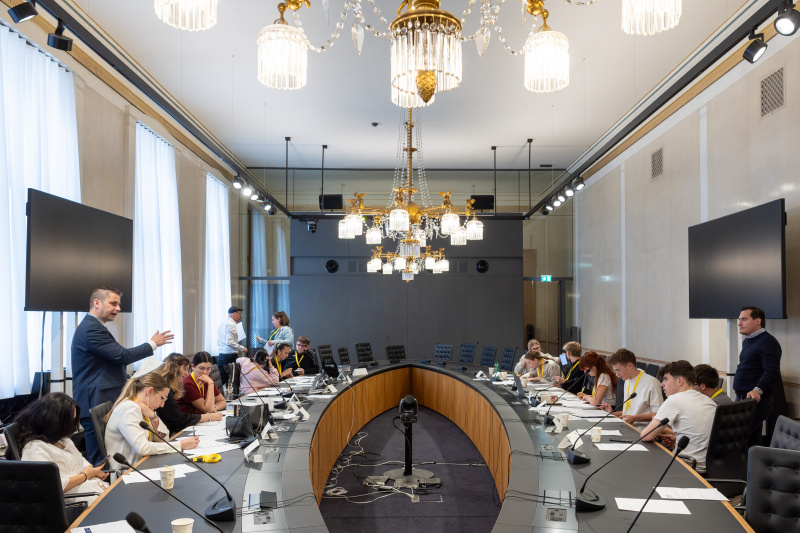 Klubsitzung mit Veranstaltungteilnehmer:innen