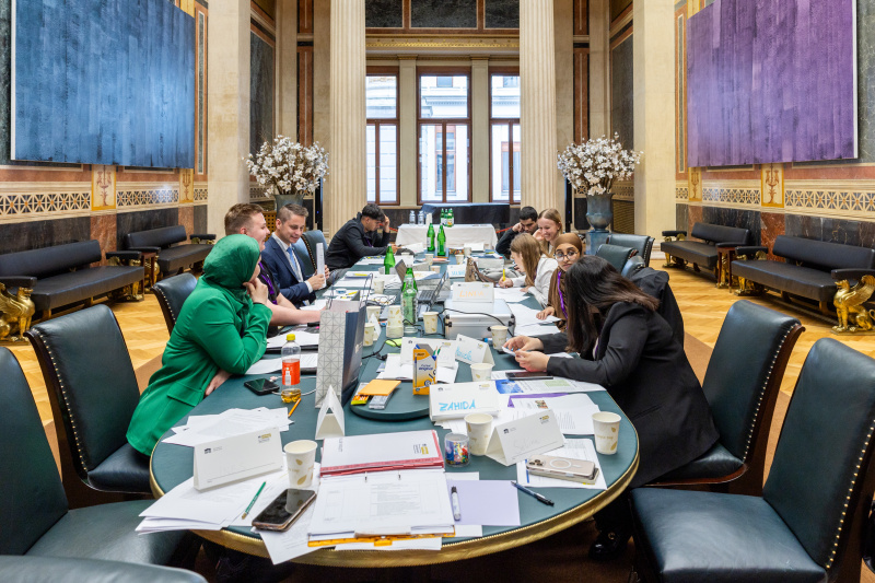 Klubsitzung mit Veranstaltungteilnehmer:innen