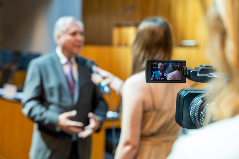 Lehrlingsparlament: Interview mit Nationalratspräsident Walter Rosenkranz (FPÖ) (links)